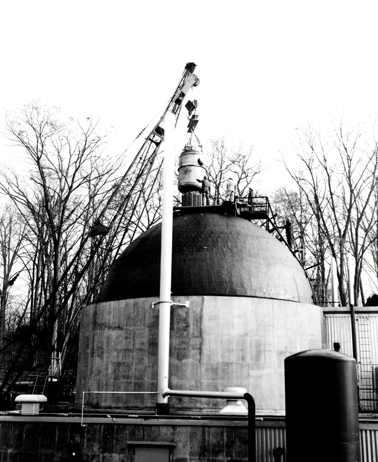 building the dome-shaped reactor